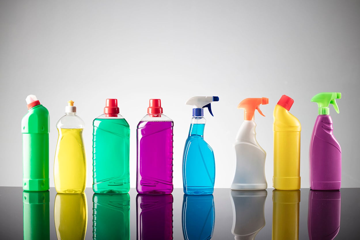 Cleaning Products: When to Avoid Mixing [translations pending]